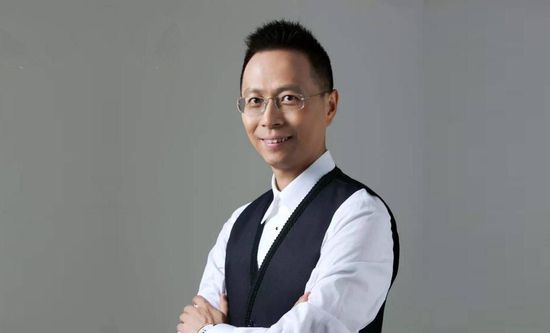 被老板诱惑的女演员志愿生